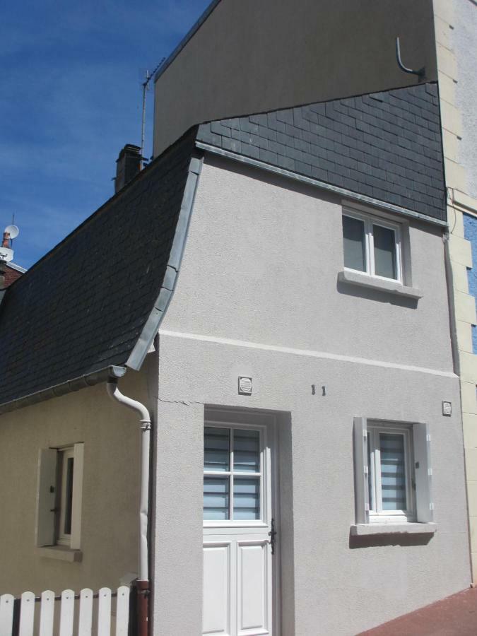 A 30 M Du Coeur De La Rue Des Bains Villa Trouville-sur-Mer Kültér fotó